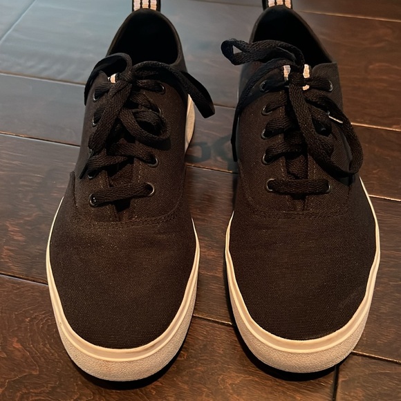 Adidas black sneaker 8.5 - Picture 2 of 10